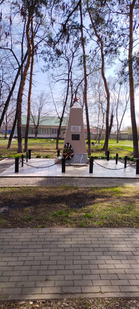 Памятник погибшим летчикам в годы Великой Отечественной войны.