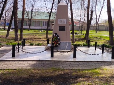 Памятник погибшим летчикам в годы Великой Отечественной войны.